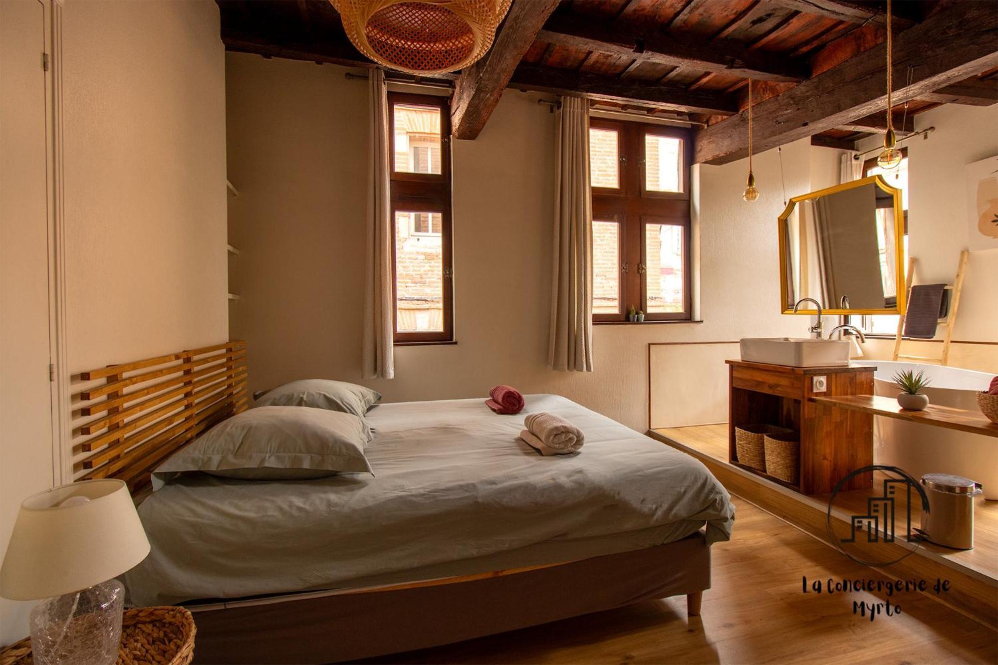 Sous Les Toits De Sainte-cecile Holiday home *